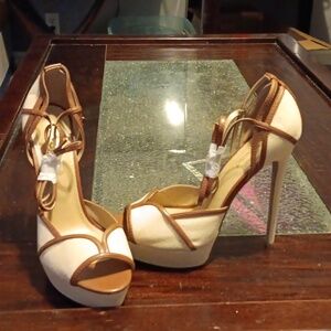 Shoe Dazzle size 12 wheat and  tan string up